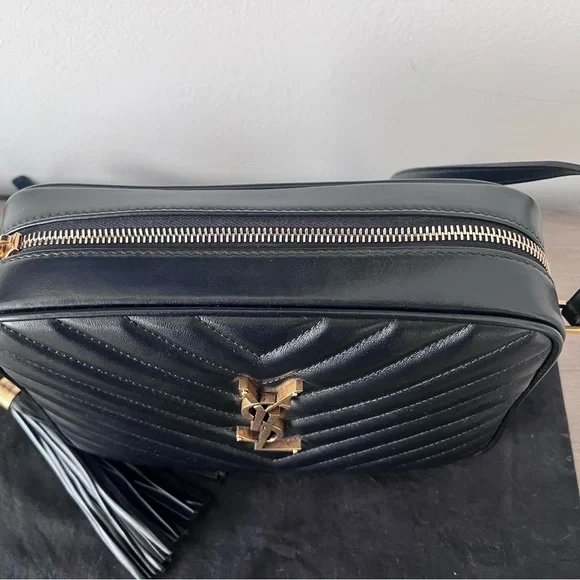 YSL Lou Camera Bag with tassel - Pristine condition. Like New! 💯 Authentic - Picture 3 of 11